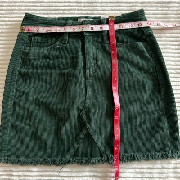 So Mid Rise Mini Skirt Posy Green Corduroy frayed hemline 3 / 26W NWT JG13Y008RS - Picture 4 of 11